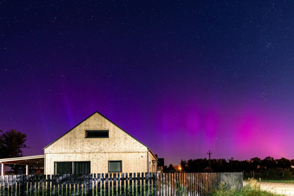 dom stodoła 80m2 i zorza polarna
